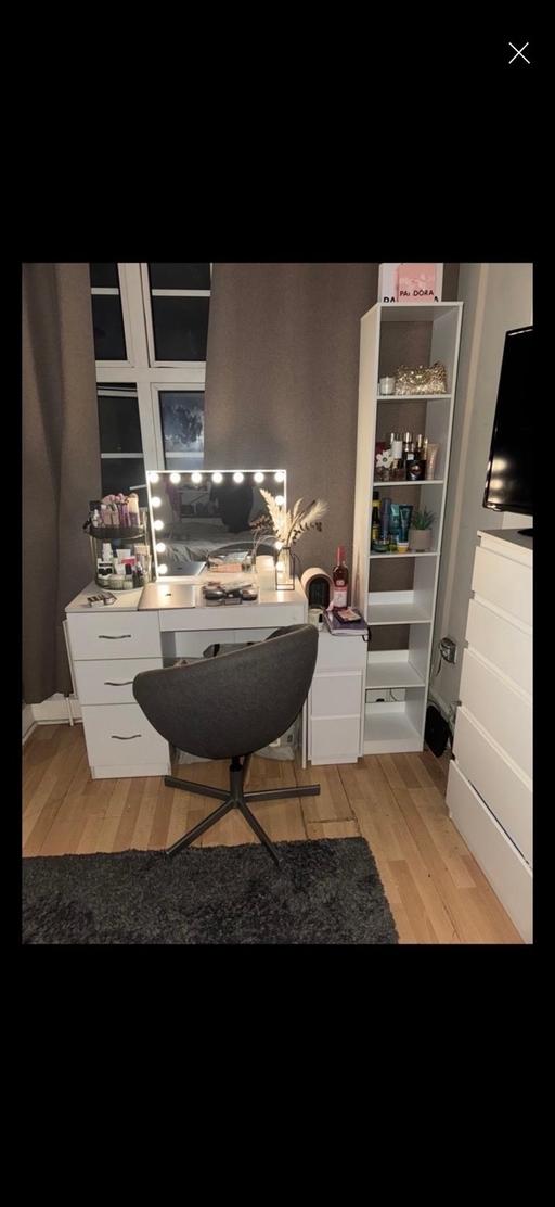 Buy & Sell Willesden North West London - Photos for Tall Narrow White Bookcase