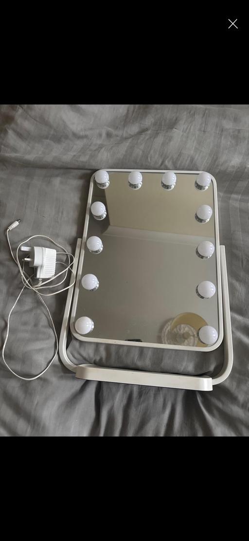 Buy & Sell Willesden North West London - Photos for Hollywood vanity table led light mirror