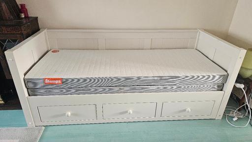 Buy & Sell Hoddesdon Broxbourne - Photos for Day bed with pull out extra mattress/ bed and