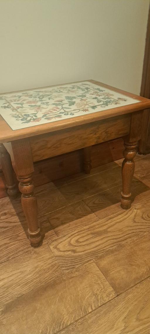 Buy & Sell Iverley South Staffordshire - Photos for Vintage side table.