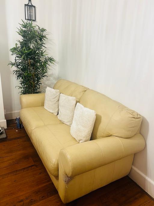 Buy & Sell Yew Tree Estate Sandwell - Photos for Three cream/beige sofas