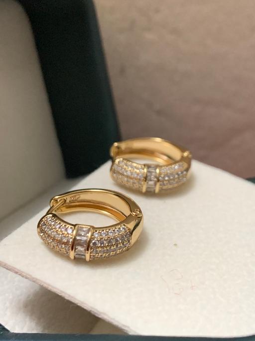 Buy & Sell Romford Barking and Dagenham - Photos for 18ct Gold plated Huggie Hoops earrings