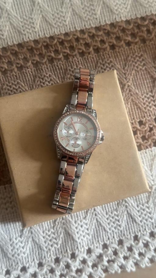 Buy & Sell Halewood Knowsley - Photos for Pretty ladies watch rose gold and silver