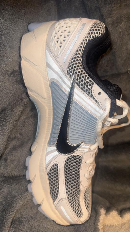 Buy & Sell Halewood Knowsley - Photos for Nike vomero 5 women’s