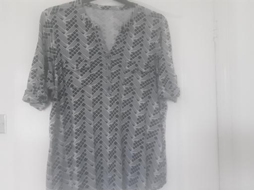 Buy & Sell Bolton-Upon-Dearne Barnsley - Photos for ladies size 18-20 top