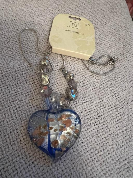 Buy & Sell Hetton-Le-Hole Sunderland - Photos for Glass Heart Charm Necklace ( New )