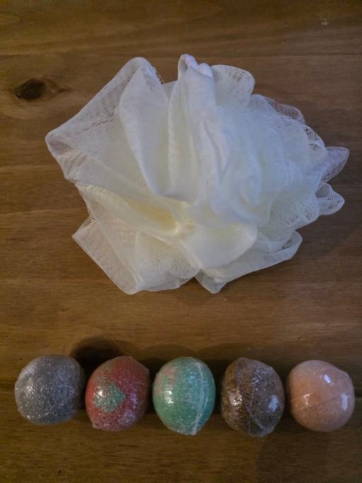 Buy & Sell Blackpool Town Centre Blackpool - Photos for Bath scrunchie & foot soak bombs x 5 NEW
