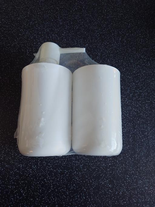 Buy & Sell Loughborough Charnwood - Photos for White soap dispenser and toothbrush holder