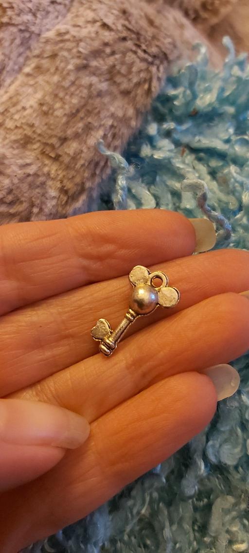 Buy & Sell Asfordby Hill Melton - Photos for little Mickey Mouse 🐭 pendant/ charm