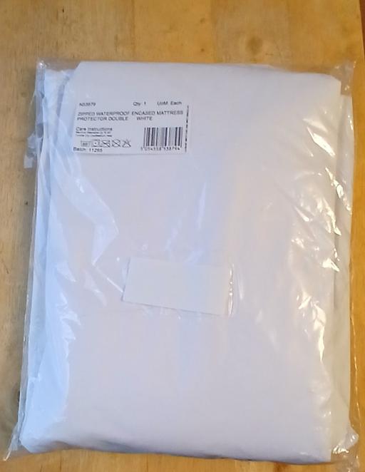 Buy & Sell Rabans Lane Industrial Area Buckinghamshire - Photos for Double Mattress protector