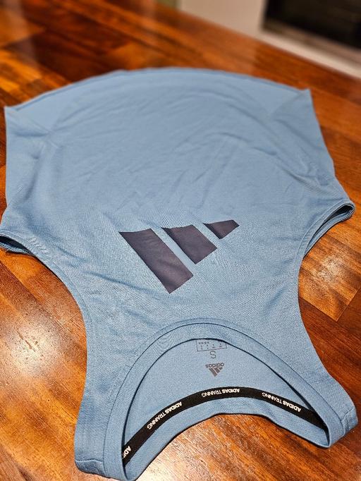 Buy & Sell Penn Fields Wolverhampton - Photos for Adidas training top S (8-10)