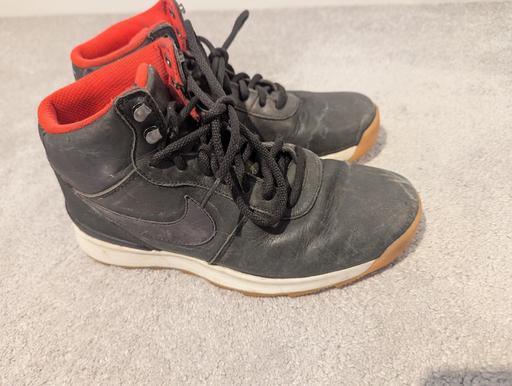 Buy & Sell Streetly Walsall - Photos for Nike leather boots size 4.5