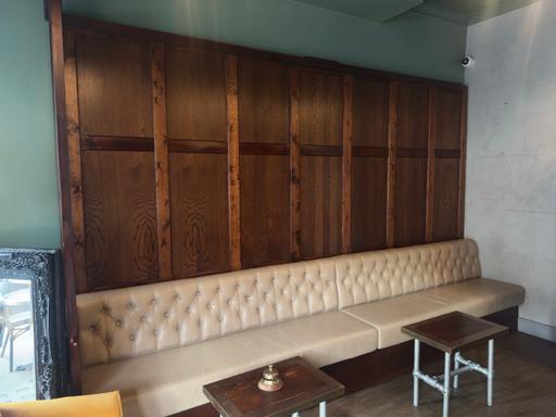 Buy & Sell Tufnell Park North London - Photos for Bespoke chesterfield and real oak seating