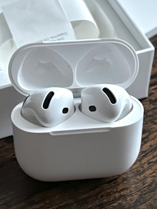 Buy & Sell Waterloo Central London - Photos for Genuine Apple AirPods 4 with ANC in Box | New
