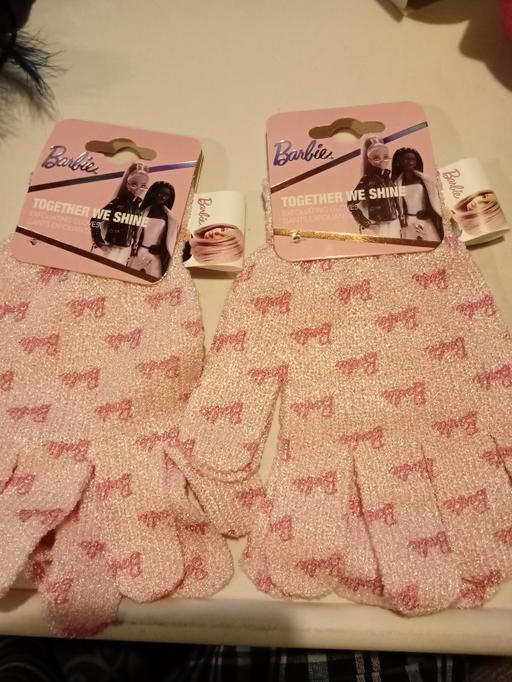 Buy & Sell Horncastle East Lindsey - Photos for 2 brand new Barbie EXFOLIATING MITTS