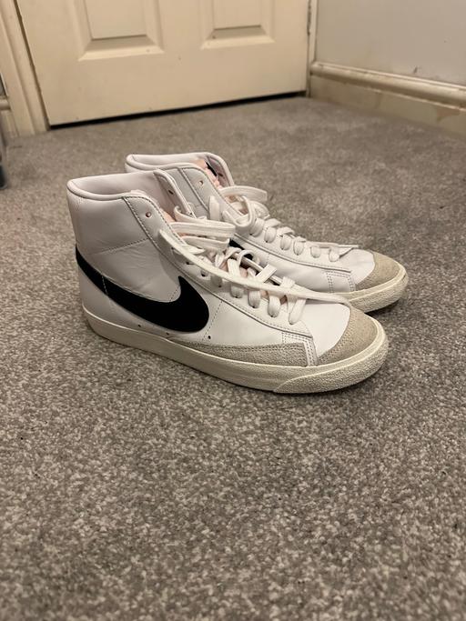 Buy & Sell Manningham Bradford - Photos for Nike high tops