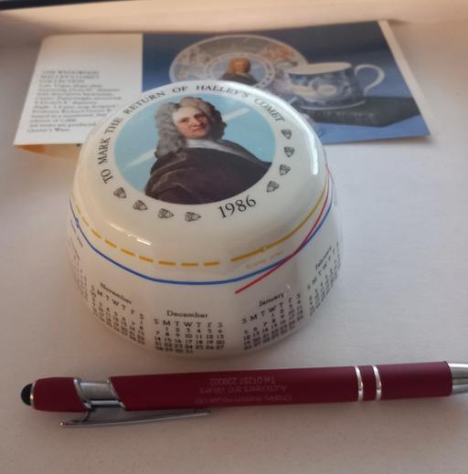 Buy & Sell Thatto Heath Saint Helens - Photos for wedgwood halley's comet paperweight