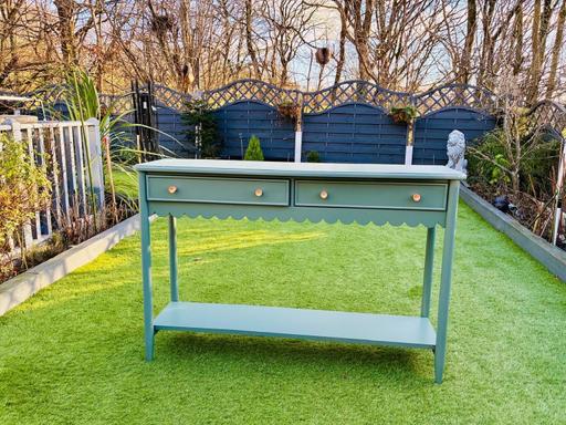 Buy & Sell Bredbury Stockport - Photos for Remi Scalloped Console Table