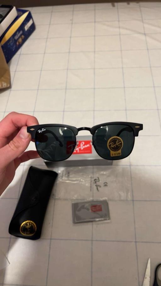 Buy & Sell Rhos on Sea Conwy - Photos for Ray ban sunglasses