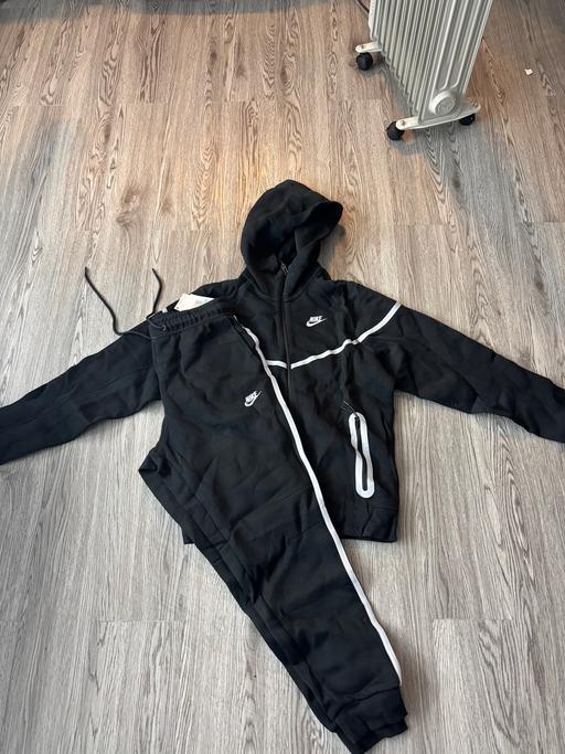 Buy & Sell Questor Dartford - Photos for 🔥 Nike reflective Tech fleece BRAND NEW