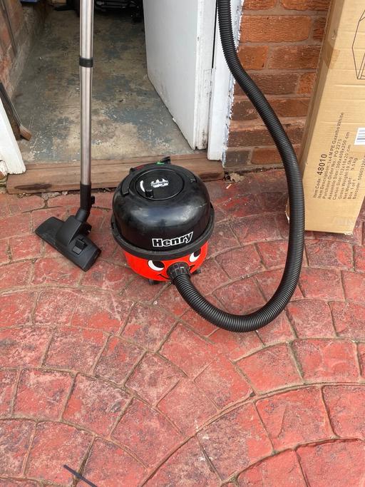 Buy & Sell Essington Wolverhampton - Photos for Henry vacuum good condition