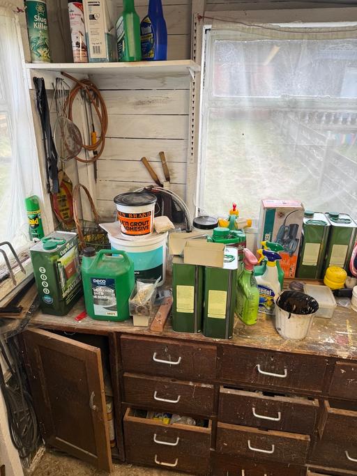 Buy & Sell Ashton-Under-Lyne Tameside - Photos for A lot to sell in Cabin