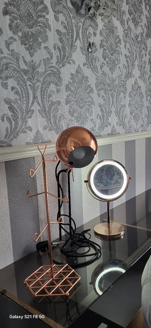 Buy & Sell Bloxwich Walsall - Photos for LIGHT UP MIRROW, LAMP & MUG TREE, STAND