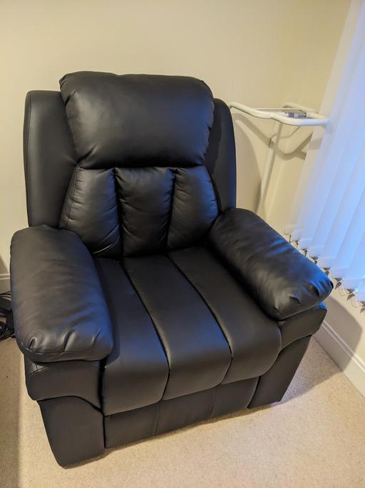 Buy & Sell Feckenham Redditch - Photos for Leather Electric Recliner Mobility Black Armc