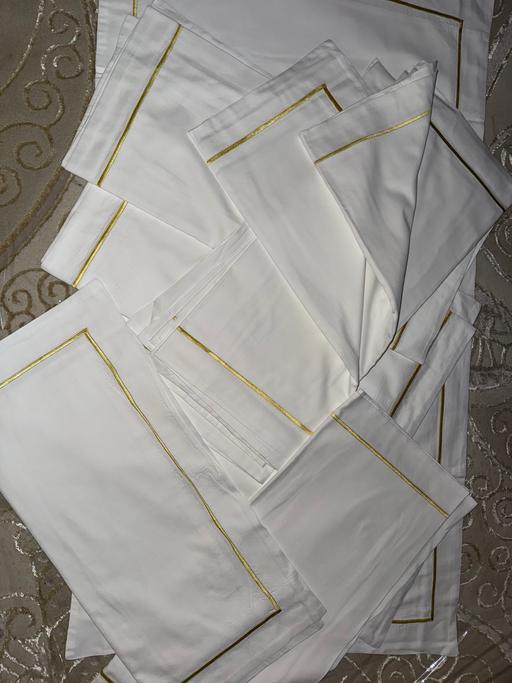 Buy & Sell Uxbridge Hillingdon - Photos for Ex hotel large 10 pack pillowcase soft cotton