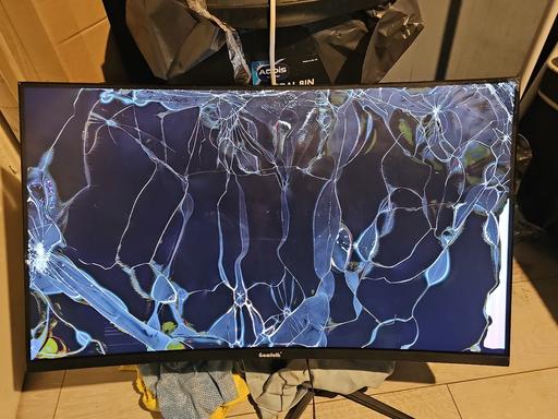 Buy & Sell Walthamstow East London - Photos for BROKEN Gawfolk 32” Curved Gaming Monitor – Pa