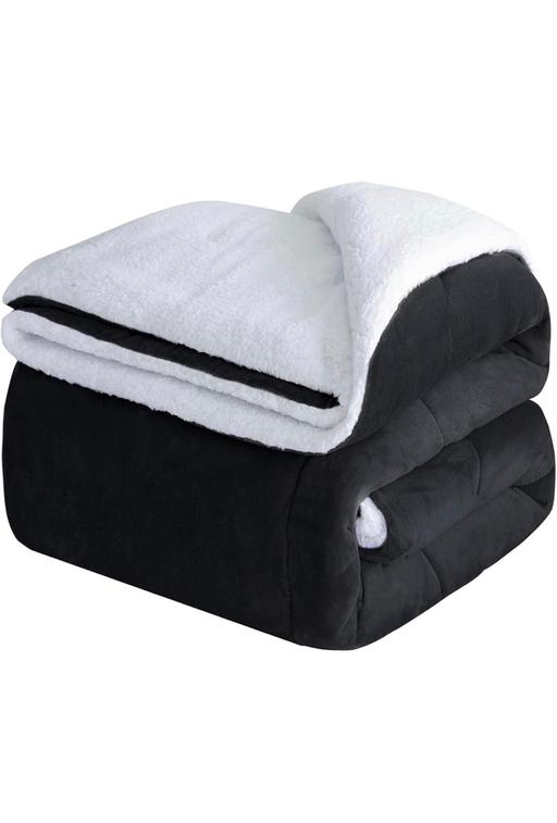 Buy & Sell Marks Gate East London - Photos for Fluffy fleece blankets