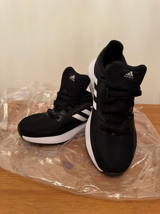 Buy & Sell Bloxwich Walsall - Photos for Black and White Adidas Trainers UK5.5