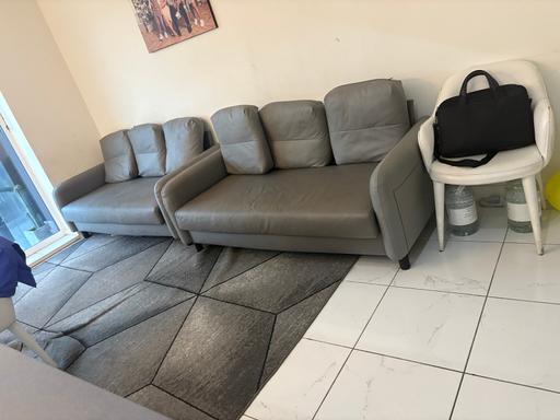 Buy & Sell Harrow North West London - Photos for Two sets of sofa