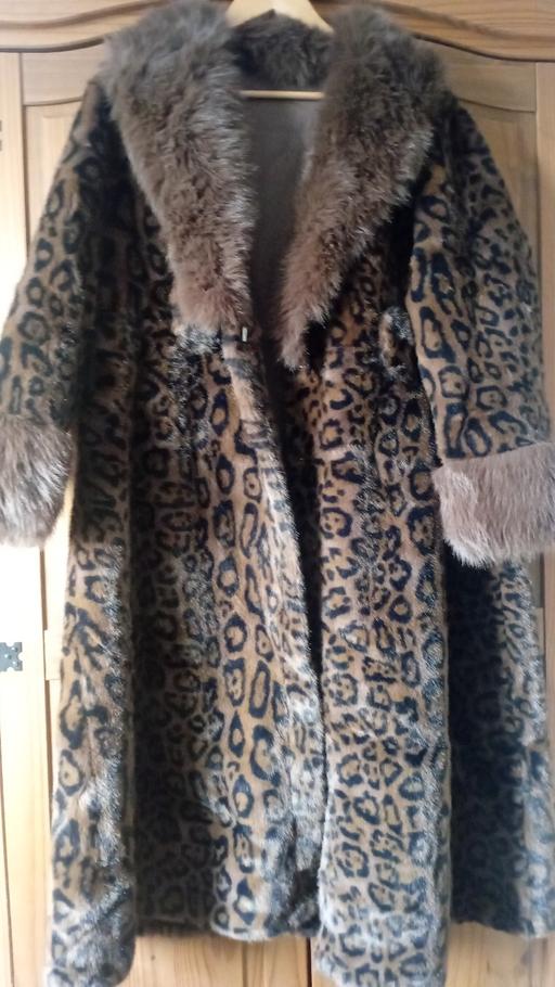 Buy & Sell West Caister Great Great Yarmouth - Photos for Gorgeous faux fur coatstunning