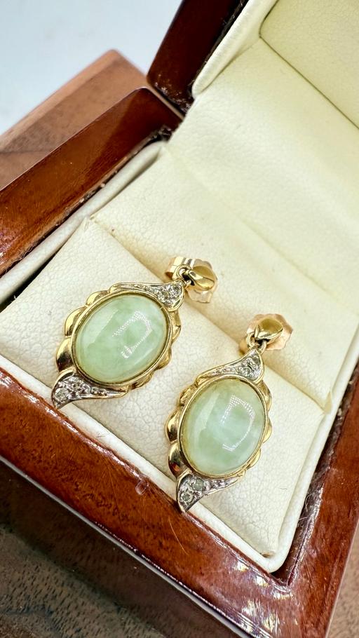 Buy & Sell Harrow on the Hill North West London - Photos for 9ct Gold Diamond and Jade Drop Earrings