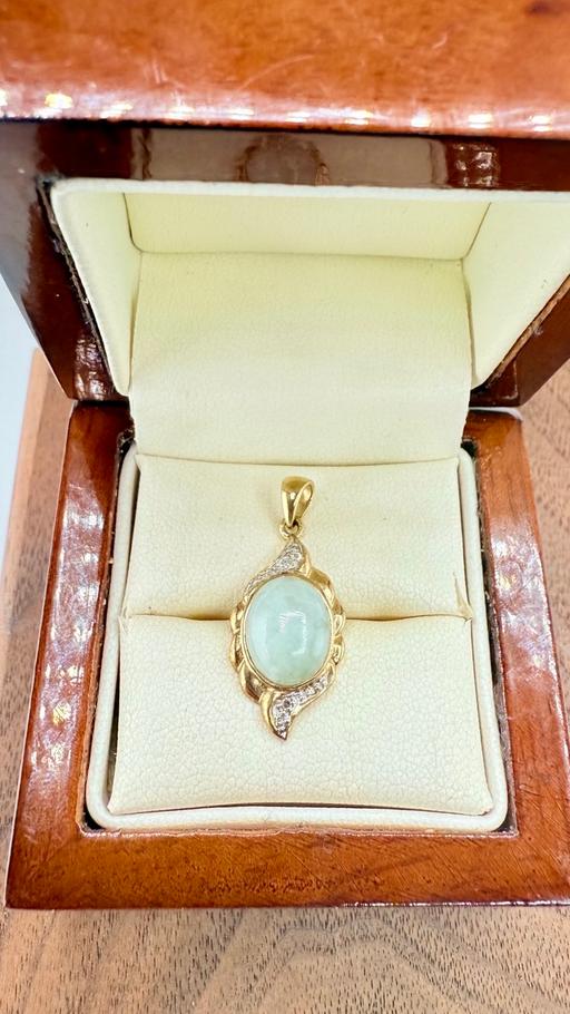 Buy & Sell Harrow on the Hill North West London - Photos for Fine 9ct Gold Diamond and Jade Pendant