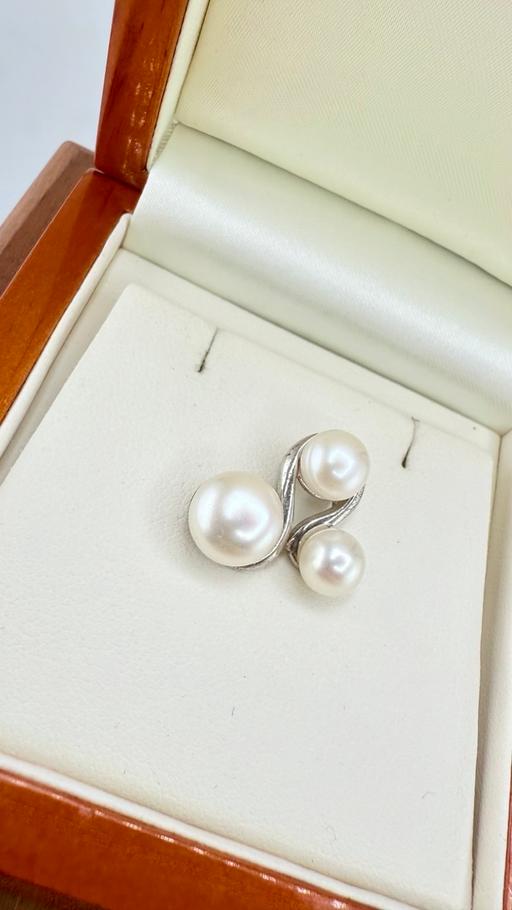 Buy & Sell Harrow on the Hill North West London - Photos for Sterling Silver Triple Pearl Pendant
