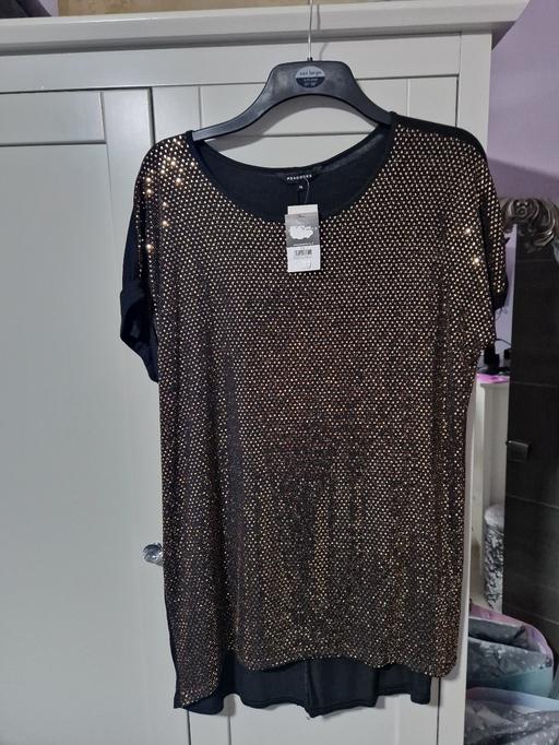 Buy & Sell Scholes Rotherham - Photos for New top all black at the back