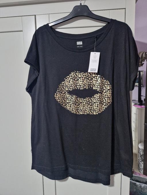 Buy & Sell Scholes Rotherham - Photos for New F&F top size 18