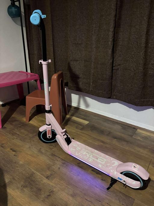 Buy & Sell Bilston Wolverhampton - Photos for RCB R11 Electric Scooter for Kids 6-12