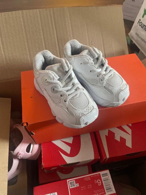 Buy & Sell Kidbrooke South East London - Photos for Girls adidas white trainers