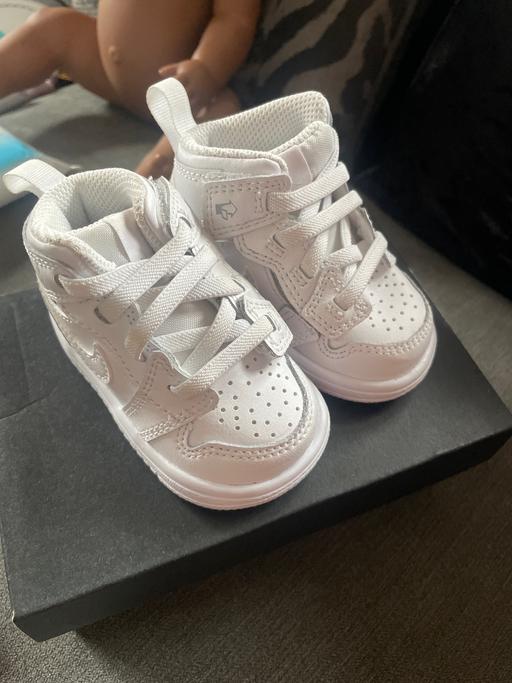 Buy & Sell Kidbrooke South East London - Photos for White Jordan mids