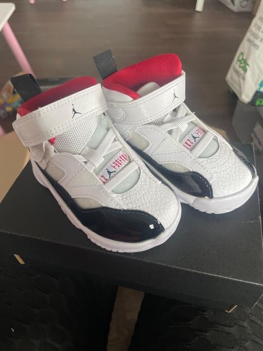 Buy & Sell Kidbrooke South East London - Photos for Jumpman Two Trey white/black/red