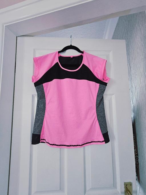 Buy & Sell Newton Doncaster - Photos for Ladies workout top..size 14..like new.