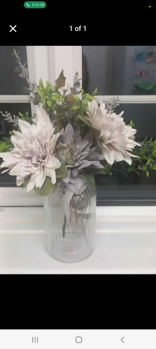 Buy & Sell Welwyn Garden City Welwyn Hatfield - Photos for beautiful flower arrangement with vase