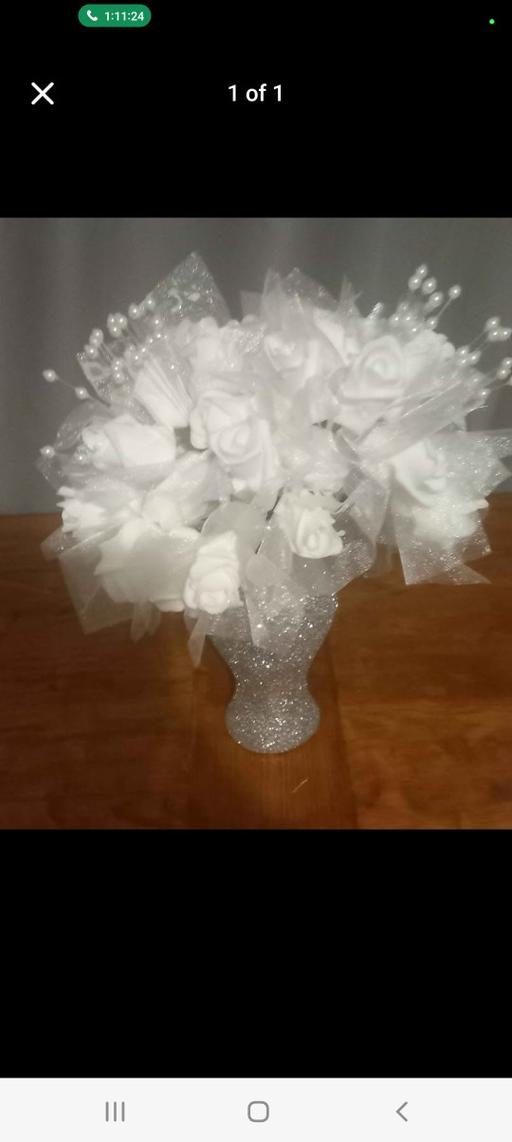 Buy & Sell Welwyn Garden City Welwyn Hatfield - Photos for silver glittery vase and white roses