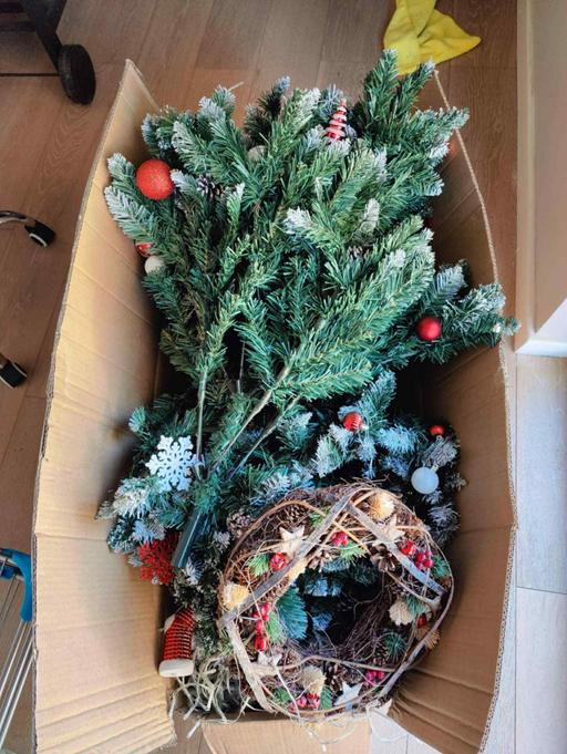 Buy & Sell West Ealing West London - Photos for Christmas tree