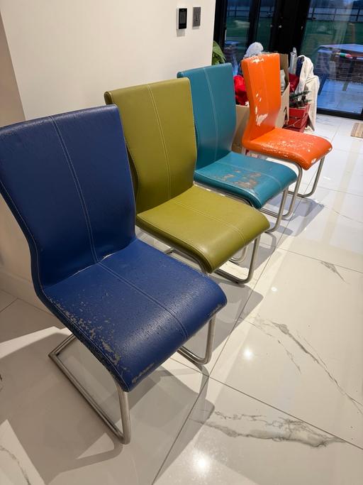 Buy & Sell Dedham Colchester - Photos for 7 Hatfield’s Italian Collection Dining Chairs