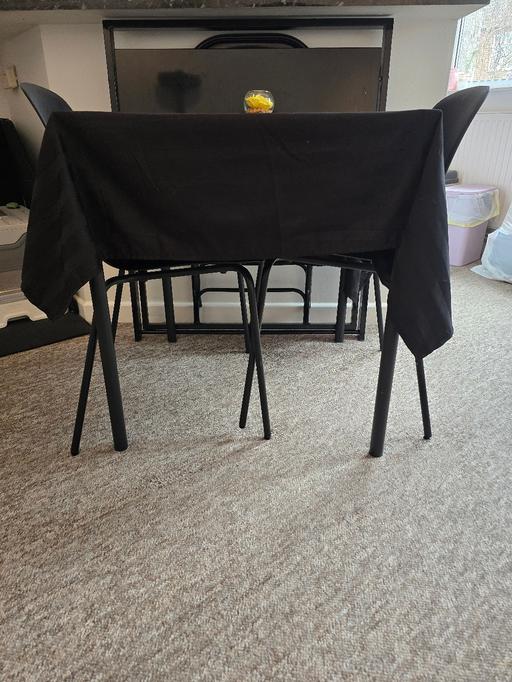Buy & Sell West Kensington West London - Photos for Black table with 2 chairs