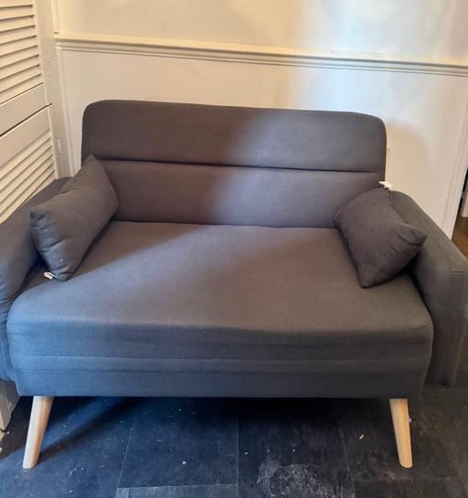 Buy & Sell Colliers Wood South West London - Photos for 2 seater love seat